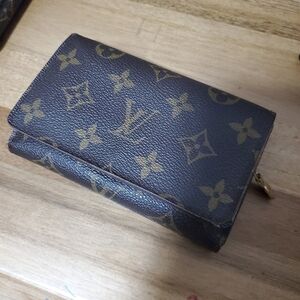 Louis Vuitton Medium Coated Canvas Monogram Wallet Cardholders